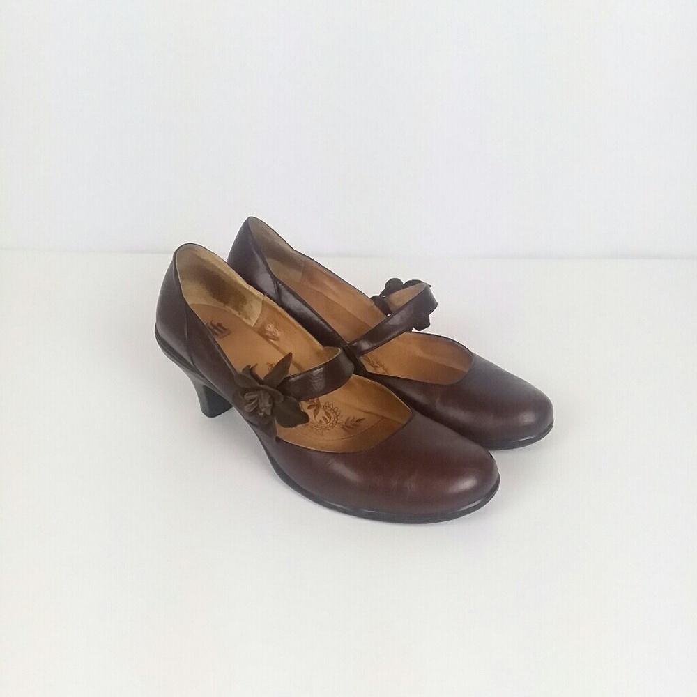 Sofft calypso mary jane with flower pumps